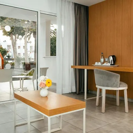 Bluesea Bahia De Lobos 4* Коральео